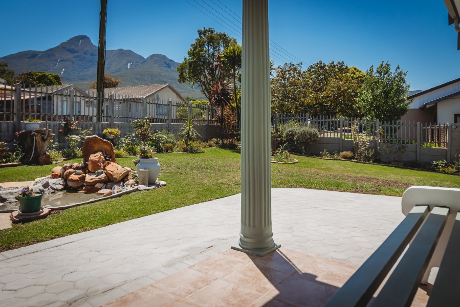 5 Bedroom Property for Sale in Denneoord Western Cape